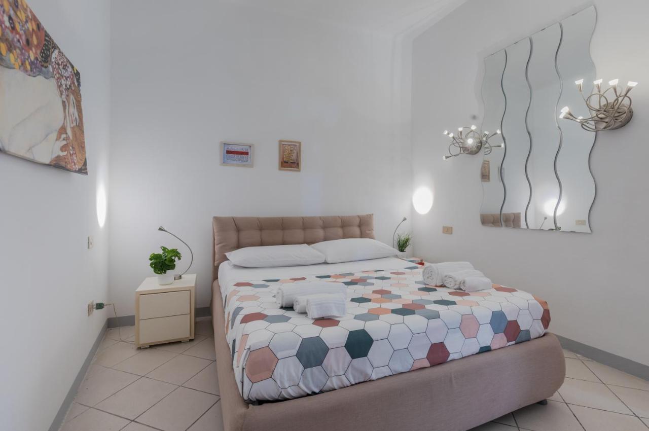 Tuttomondo Central Flat With Private Courtyard 比萨 外观 照片
